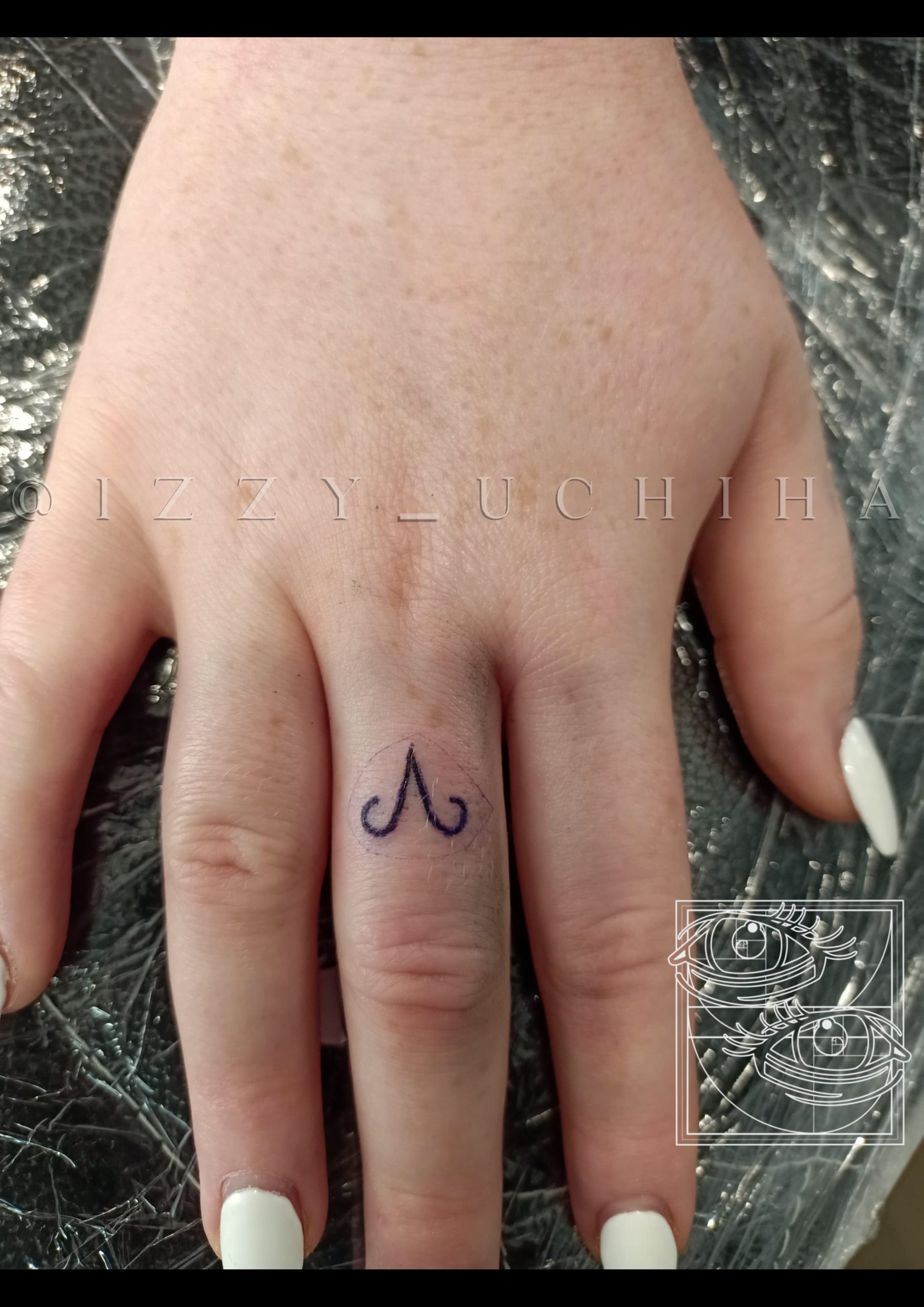 Finger 2 | Izzy Uchiha | Independence Ink